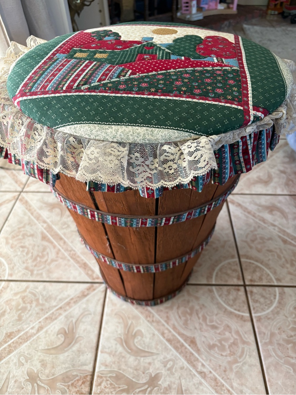 Vintage Wood Nail Keg Stool Quilted Seat Lace Ruffle Country Hamper Storage